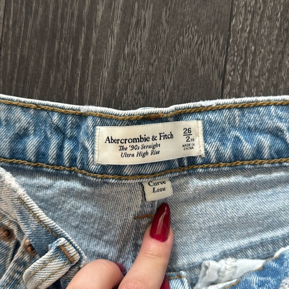 Abercrombie 90s Straight Ultra High Rise 26 2 XS Curve Love Light Wash - Picture 3 of 6